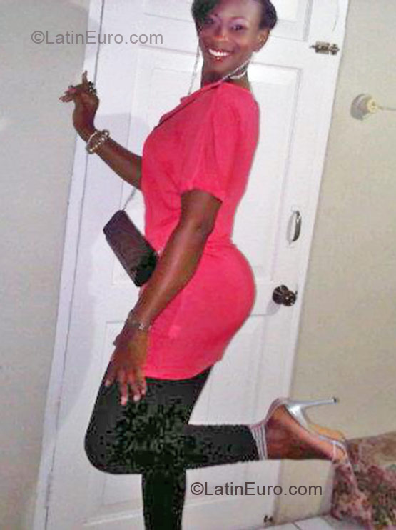 Date this delightful Jamaica girl Cookiencreme from Ocho Rios JM407