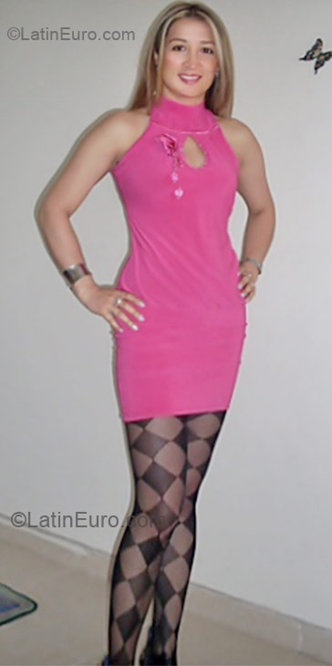 Date this beautiful Colombia girl Alba Lucia from Bogota CO17947