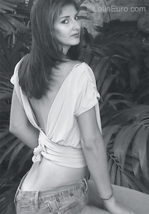 Date this foxy Colombia girl Alexandra from Medellin CO9132