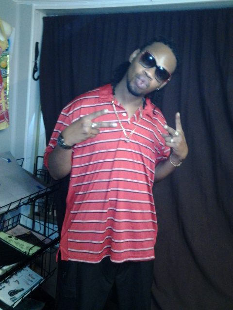 Date this young United States man Islandboi305 from Conway US12125