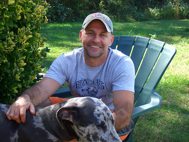 Date this fun United States man Colin from Wallingford US12131