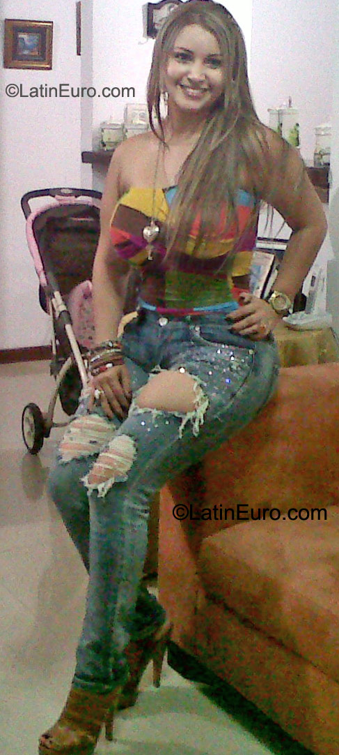 Date this georgeous Colombia girl Paula from Cali CO9196
