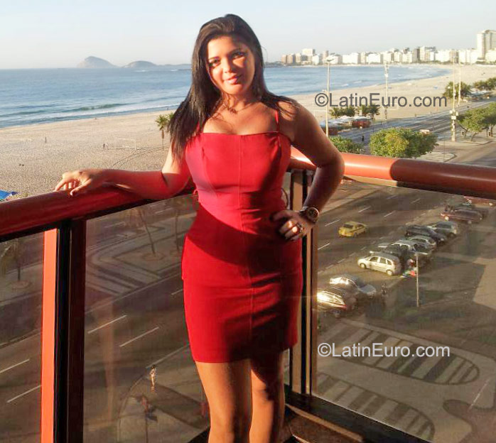 Date this sultry Brazil girl Emerian from Rio de Janeiro BR6305