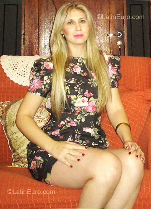 Date this pretty Brazil girl Aline from Severinia BR6309