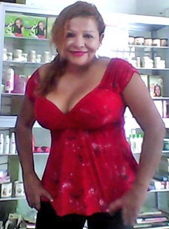 Date this foxy Colombia girl Lucia76 from Cali CO9226