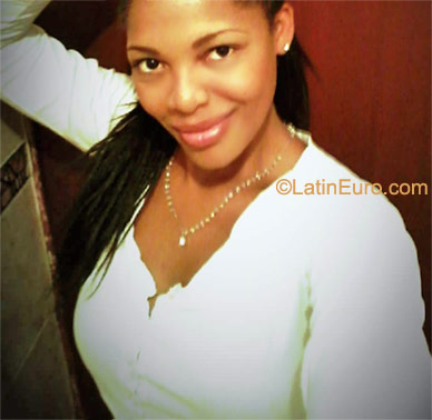 Date this young Colombia girl Diana from Cali CO9277