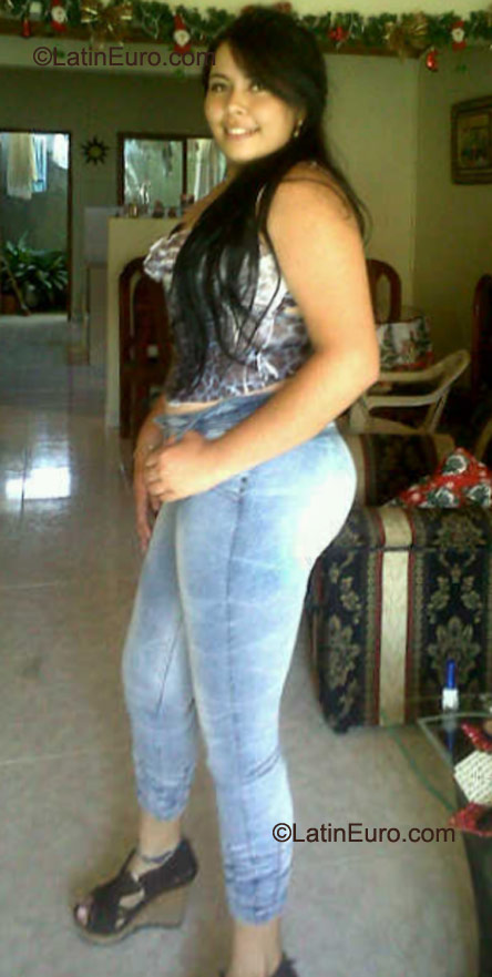 Date this exotic Colombia girl Yohanita92 from Medellin CO9349