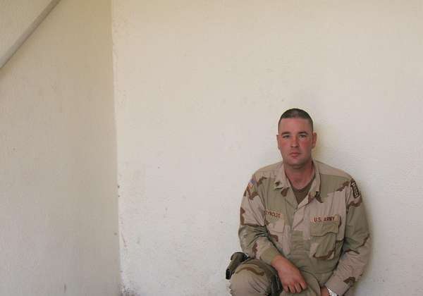 Date this stunning United States man Hansomereynold9 from Los Angeles US12280