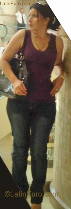 Date this foxy United States girl Karla from Hallandale Beach US12296