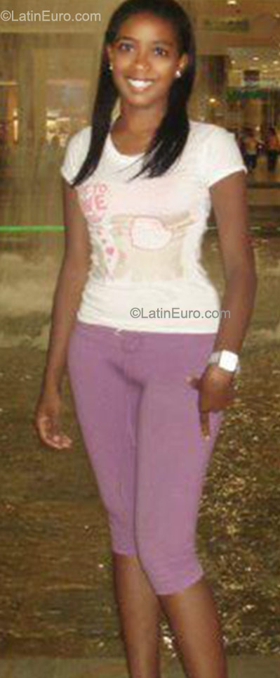 Date this hot Colombia girl Susana from Cali CO9465