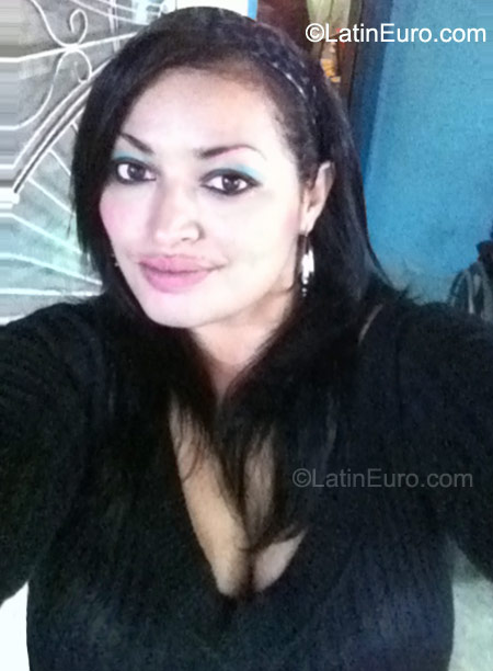 Date this charming Honduras girl Damaris from San Pedro Sula HN605
