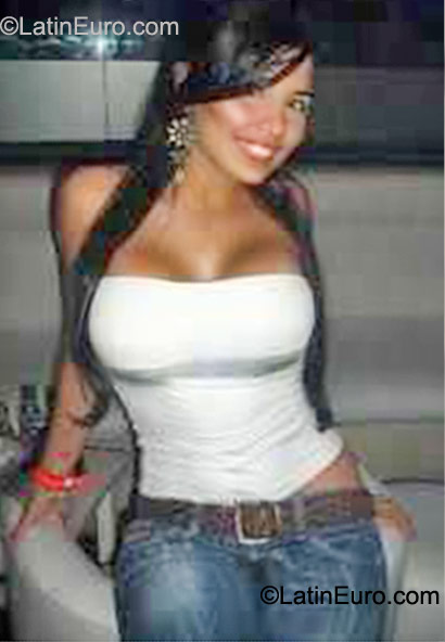 Date this beautiful Colombia girl Izis from Barranquilla CO9491
