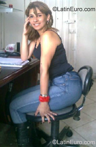 Date this young Colombia girl Luna from Medellin CO9494