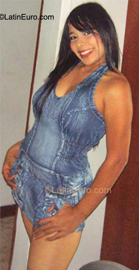Date this attractive Colombia girl Valeria from Medellin CO11205