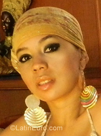 Date this fun Colombia girl Lady vanessa from Cali CO11302