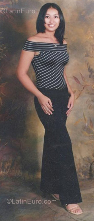 Date this young Colombia girl Luisita from Bogota CO9563