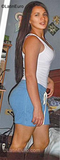 Date this nice looking Colombia girl Natalia from Medellin CO9615