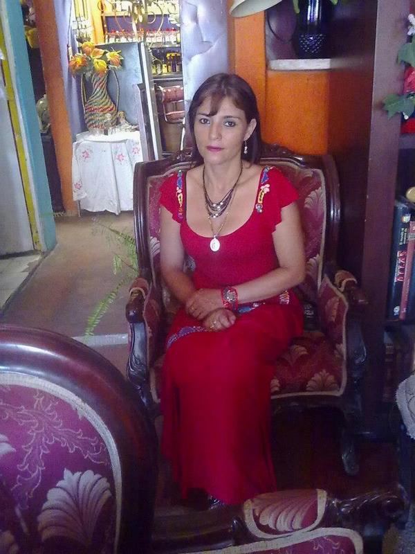 Date this happy Colombia girl Kelly from Cali CO9634