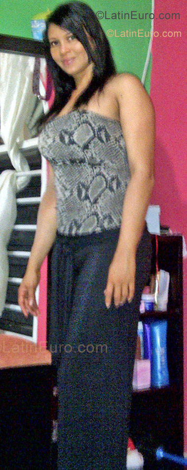 Date this voluptuous Colombia girl Judith from Cartagena CO9635