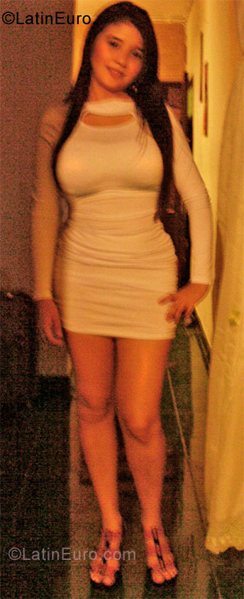 Date this young Colombia girl Isabel from Medellin CO9648