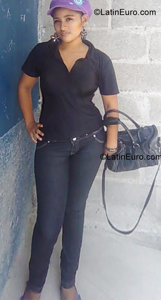 Date this pretty Honduras girl Katerin from San Pedro Sula HN622