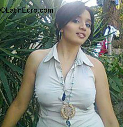 Date this young El Salvador girl Amanda from San Salvador SV38