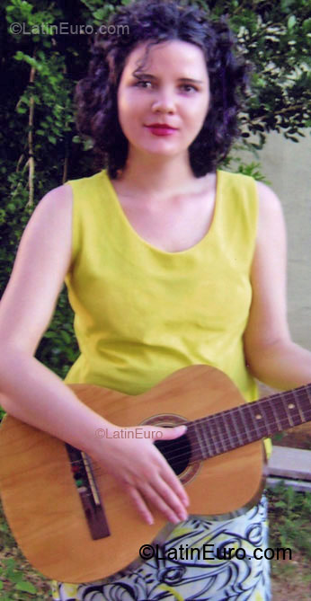 Date this delightful Brazil girl Ana from BAURU BR6613