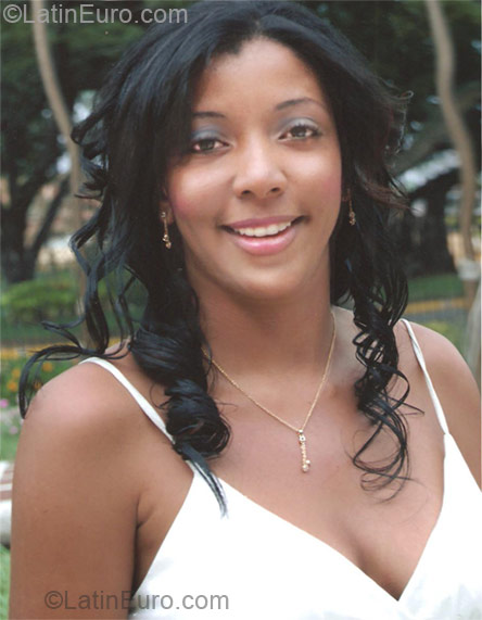 Date this fun Colombia girl Diana from Cali CO9747