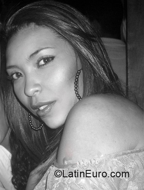 Date this attractive Colombia girl Martha from Santa Marta CO9777