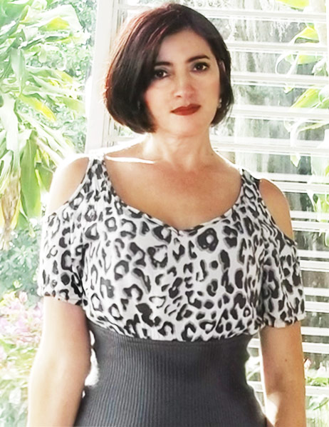 Date this attractive Colombia girl Cristina from Medellin CO9778