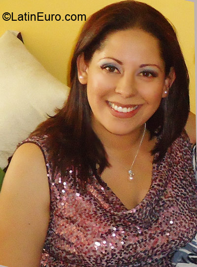 Date this charming Colombia girl Xiomara from Bogota CO9840