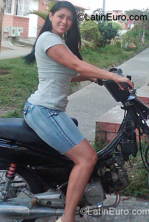 Date this sensual Colombia girl Mia from Pereira CO9903