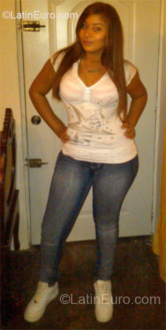 Date this good-looking Dominican Republic girl Elini from Santiago DO22656