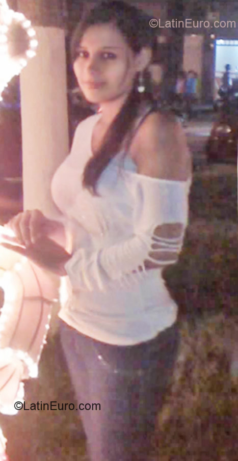 Date this beautiful Colombia girl Isabel from Candelaria CO9920