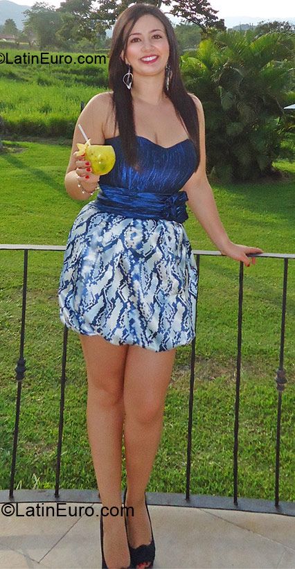 Date this hard body Colombia girl Vanessa from Manizales CO9921