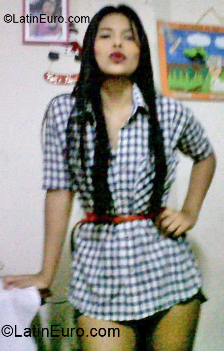 Date this fun Colombia girl Deisy from Bucaramanga CO9925