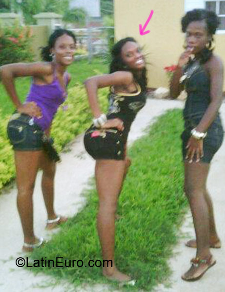 Date this fun Jamaica girl Munchi from Montego Bay JM674