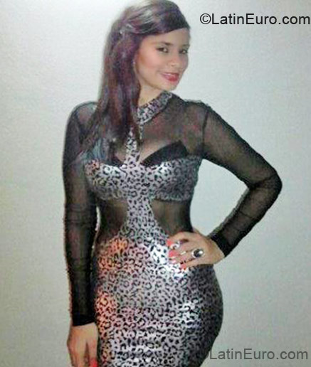 Date this happy Dominican Republic girl Raimi from San Francisco De Macoris DO10806