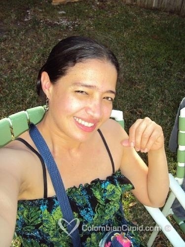 Date this young Colombia girl Anyelis from Miami CO9983