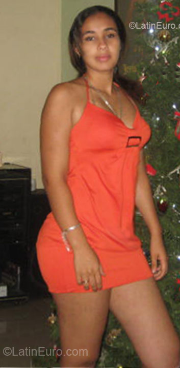 Date this delightful Colombia girl Vivi from Cali CO10464