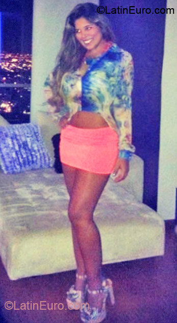 Date this hard body Colombia girl Carolina from Barranquilla CO10145