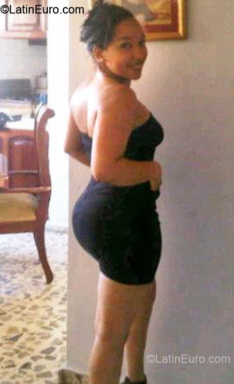 Date this foxy Dominican Republic girl Julia from San Francisco De Macoris DO11007