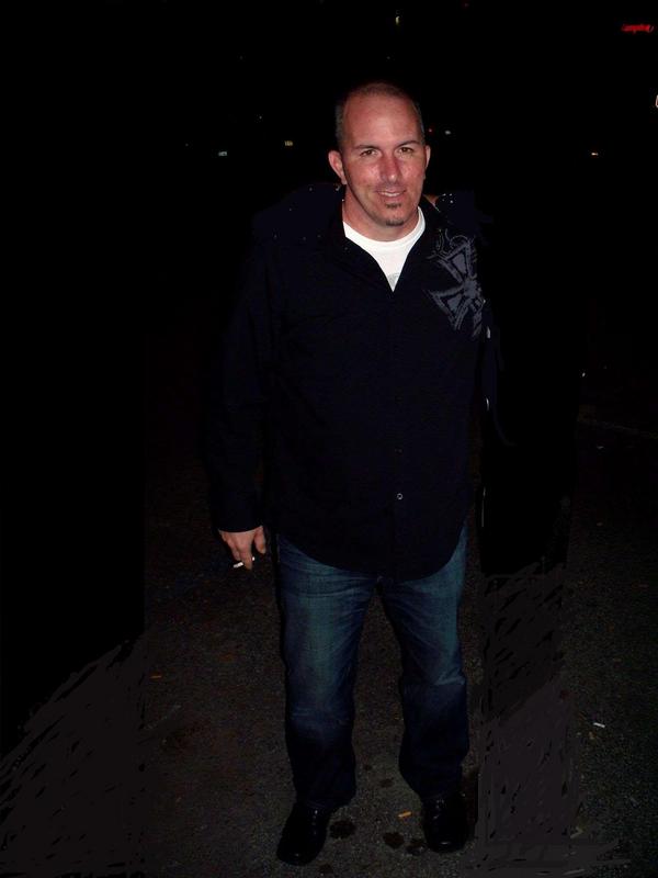 Date this tall United States man JBrennan from Scranton US12861