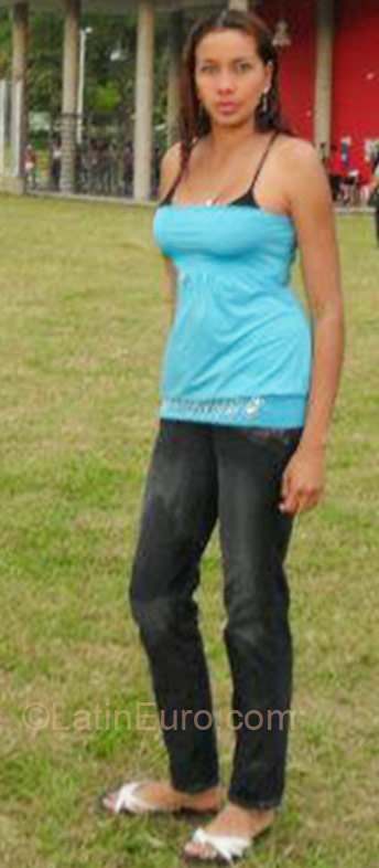 Date this good-looking Colombia girl Darly from Palmira CO10159