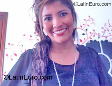 Date this beautiful Colombia girl Marly Julieth from Bogota CO10171