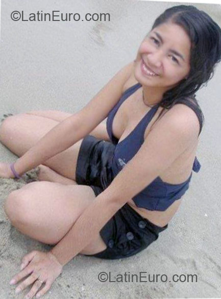 Date this passionate Philippines girl Shymi from Las Pinas City PH460