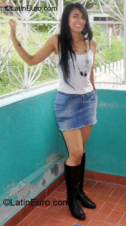 Date this delightful Colombia girl Mary from Bogota CO10198