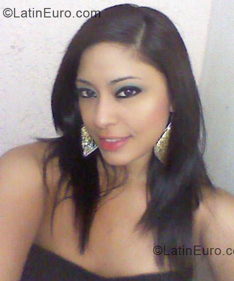 Date this pretty Mexico girl Janine02 from Cancun MX703