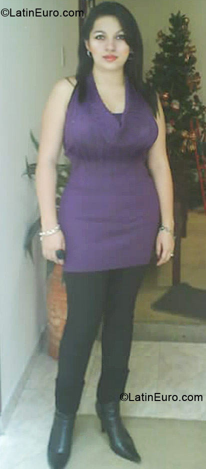 Date this tall Colombia girl Luz from Bogota CO10267