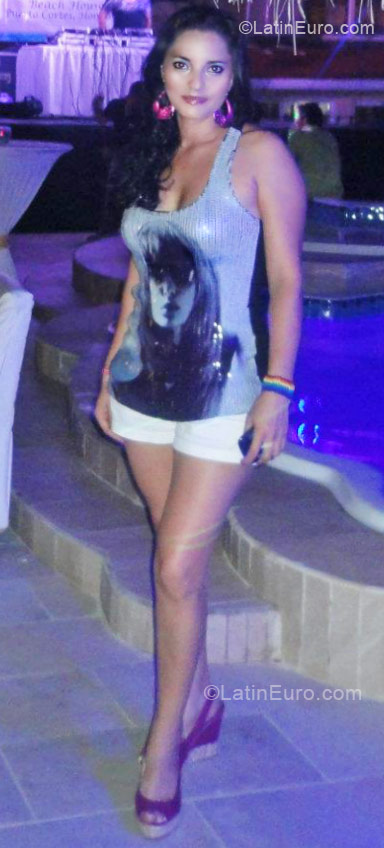 Date this funny Honduras girl Luz from Roatan HN680